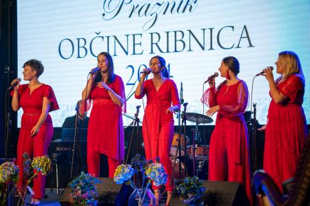 Obcˇinski praznik_24-02390